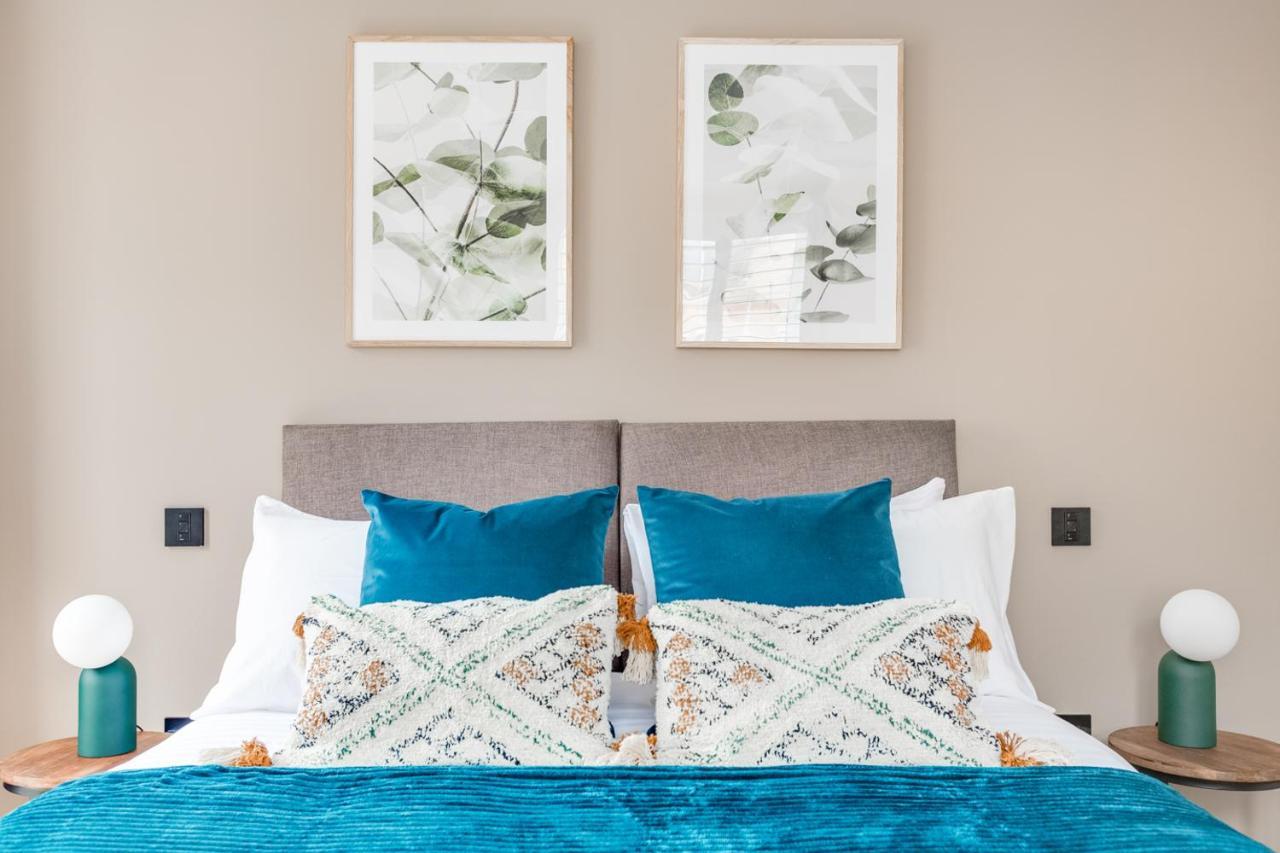 Executive 2 Bedroom Apt City Centre Free Pkg , Wifi By Tent Serviced Apartments Staines-upon-Thames Eksteriør bilde