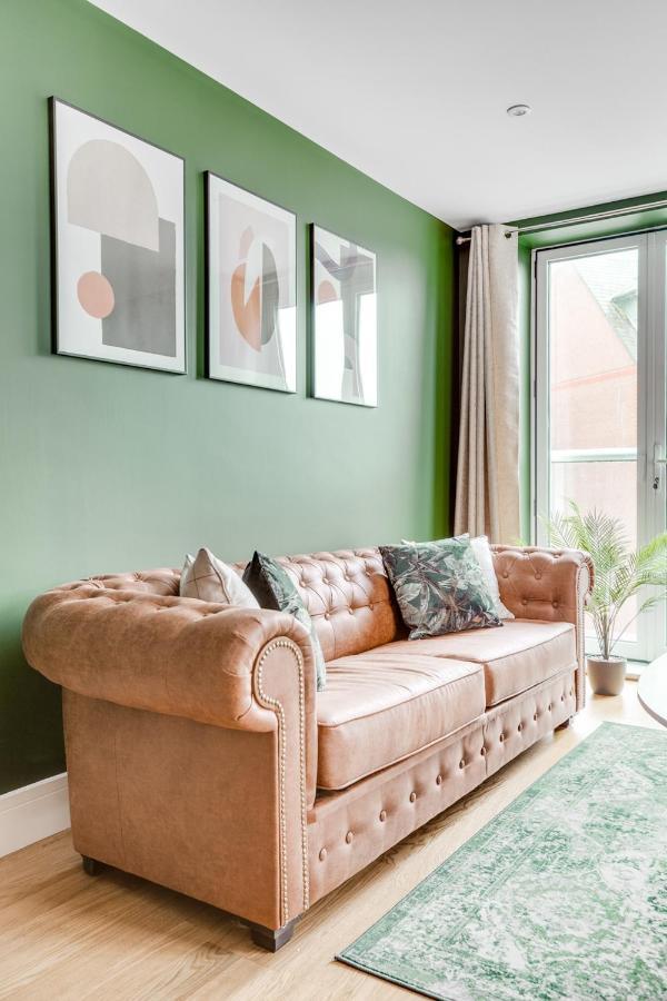 Executive 2 Bedroom Apt City Centre Free Pkg , Wifi By Tent Serviced Apartments Staines-upon-Thames Eksteriør bilde